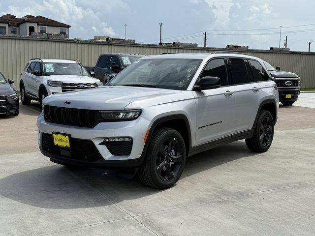new 2025 Jeep Grand Cherokee car, priced at $44,111