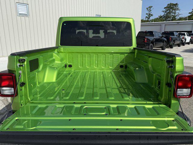 new 2025 Jeep Gladiator car, priced at $37,638