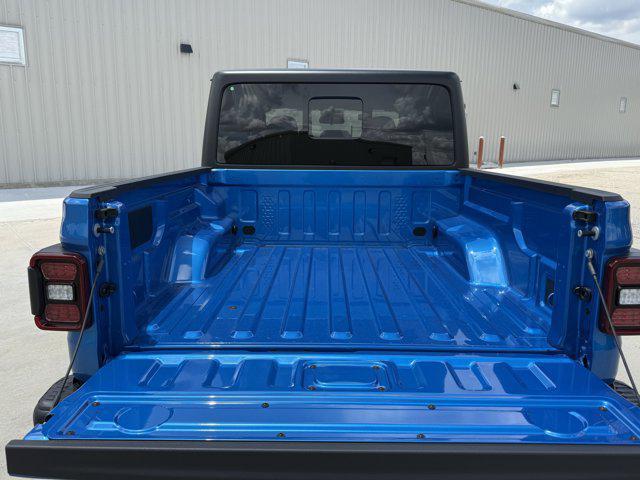 new 2025 Jeep Gladiator car, priced at $44,879