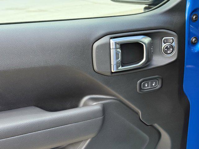 new 2025 Jeep Gladiator car, priced at $44,879