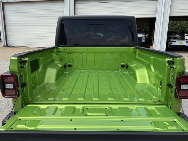 new 2025 Jeep Gladiator car, priced at $42,877