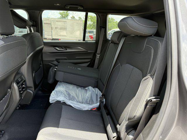 new 2025 Jeep Grand Cherokee car, priced at $33,175