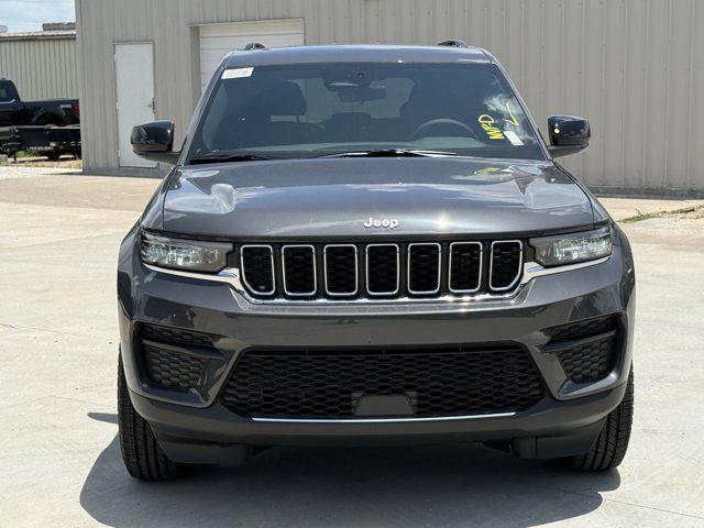 new 2025 Jeep Grand Cherokee car, priced at $33,175