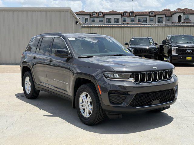 new 2025 Jeep Grand Cherokee car, priced at $33,175