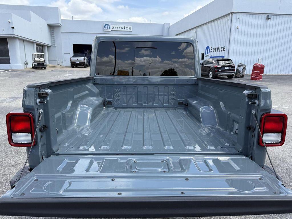 used 2024 Jeep Gladiator car, priced at $38,000