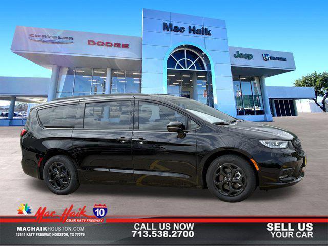 new 2025 Chrysler Pacifica Hybrid car, priced at $46,482