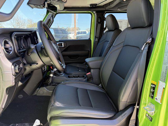 new 2025 Jeep Gladiator car, priced at $39,649