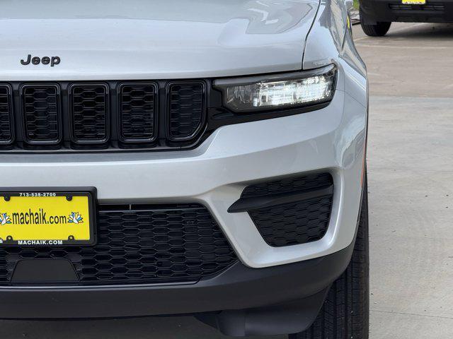 new 2025 Jeep Grand Cherokee car, priced at $35,905