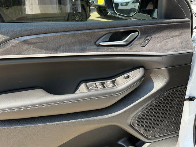 new 2025 Jeep Grand Cherokee L car, priced at $42,374