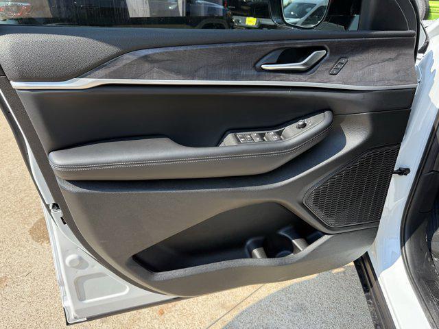 new 2025 Jeep Grand Cherokee L car, priced at $42,374