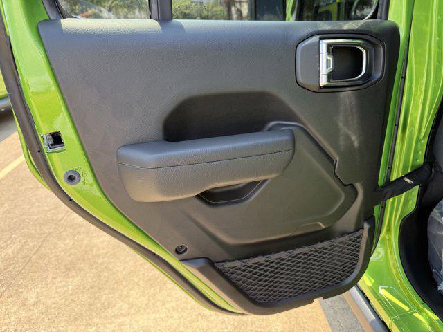new 2025 Jeep Wrangler car, priced at $44,692
