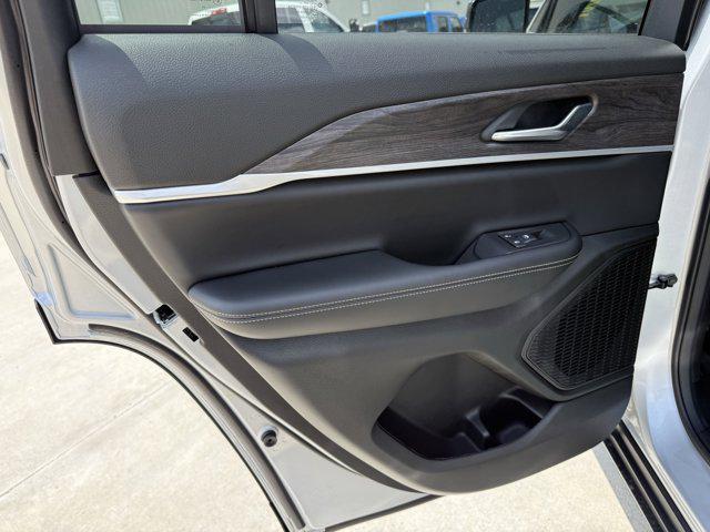 new 2025 Jeep Grand Cherokee car, priced at $39,378