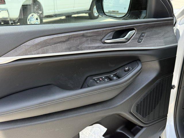 new 2025 Jeep Grand Cherokee car, priced at $39,378