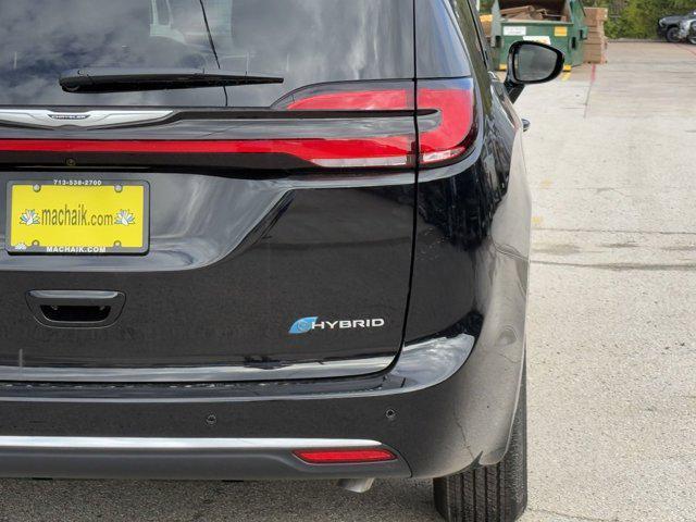 new 2025 Chrysler Pacifica Hybrid car, priced at $38,406