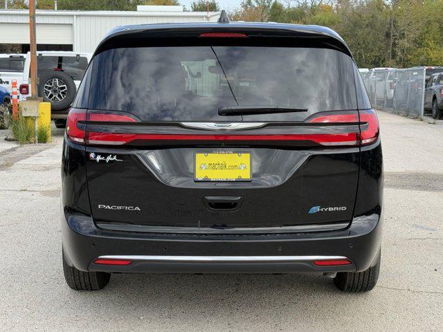 new 2025 Chrysler Pacifica Hybrid car, priced at $38,406