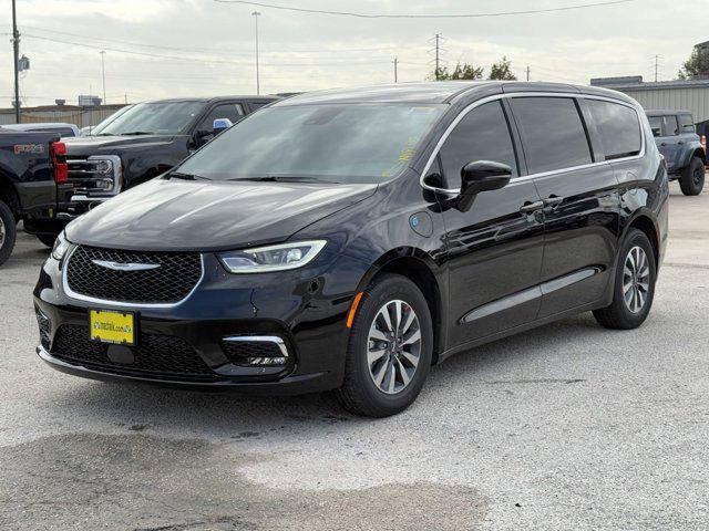 new 2025 Chrysler Pacifica Hybrid car, priced at $38,406