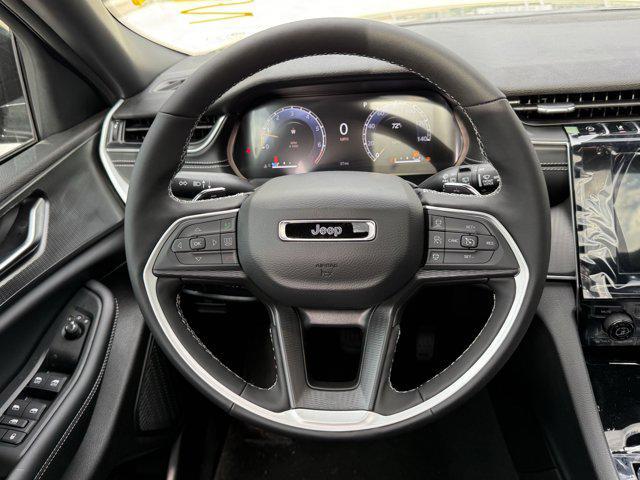 new 2025 Jeep Grand Cherokee car, priced at $35,235