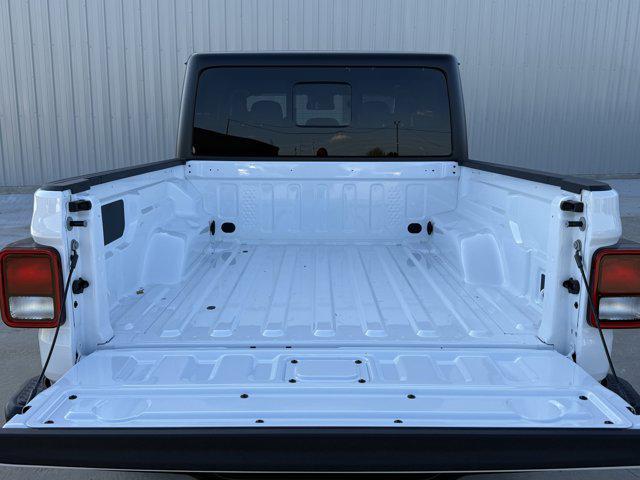 new 2025 Jeep Gladiator car, priced at $34,165