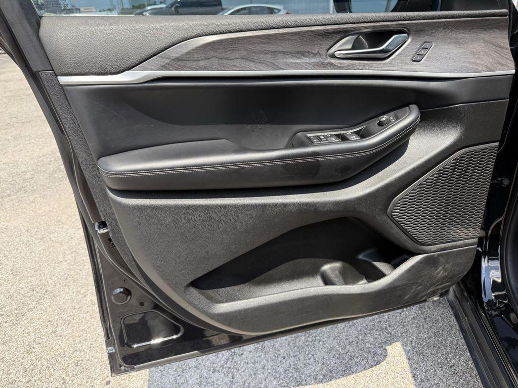 used 2024 Jeep Grand Cherokee L car, priced at $30,500
