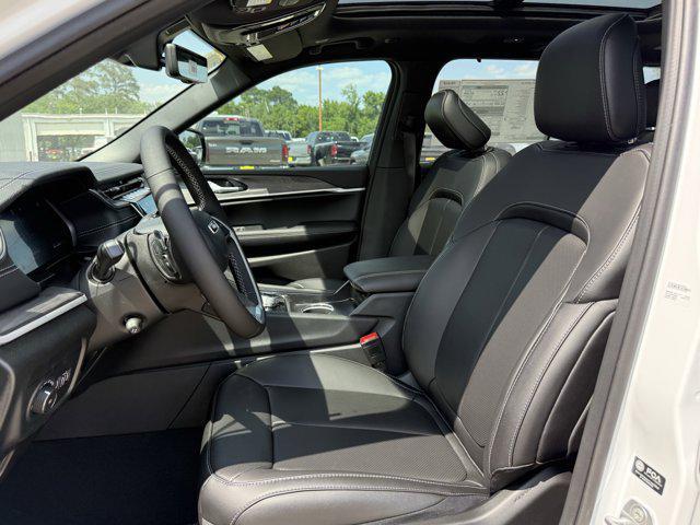 new 2025 Jeep Grand Cherokee car, priced at $43,105
