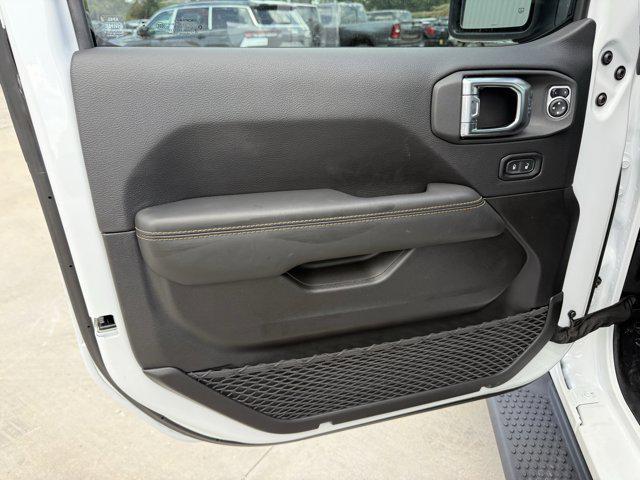 new 2025 Jeep Wrangler car, priced at $47,695