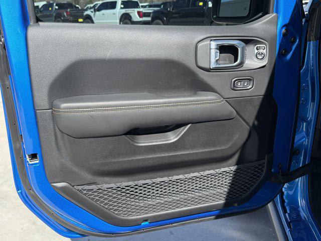 new 2025 Jeep Gladiator car, priced at $45,610