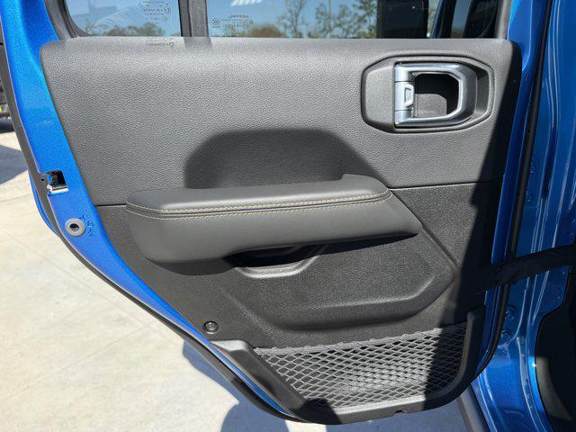 new 2025 Jeep Gladiator car, priced at $45,610