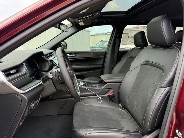 new 2025 Jeep Grand Cherokee car, priced at $35,905