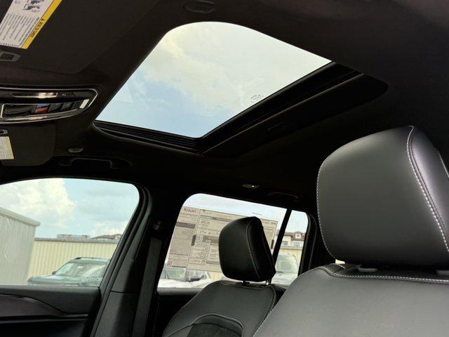 new 2025 Jeep Grand Cherokee car, priced at $35,905