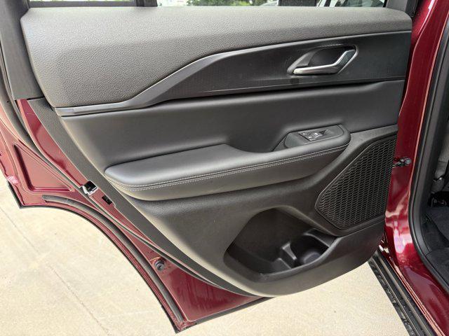 new 2025 Jeep Grand Cherokee car, priced at $35,905