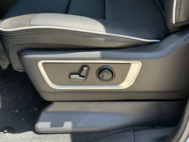 new 2025 Ram 1500 car, priced at $55,561