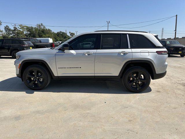 new 2025 Jeep Grand Cherokee car, priced at $45,666