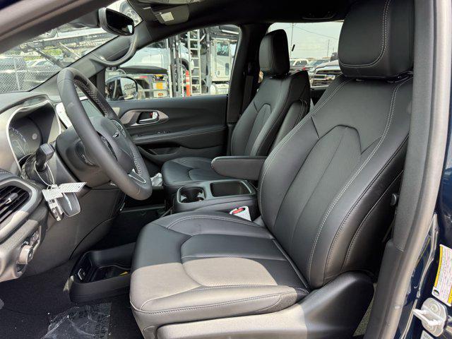 new 2025 Chrysler Pacifica car, priced at $37,294