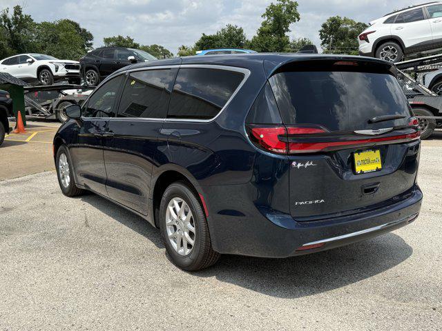 new 2025 Chrysler Pacifica car, priced at $37,294