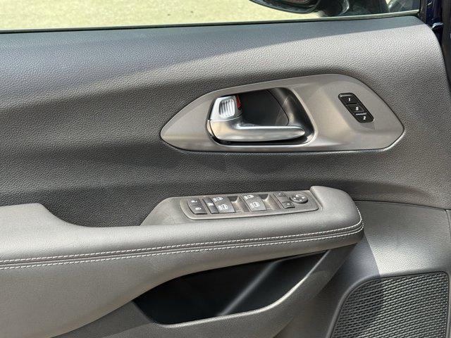 new 2025 Chrysler Pacifica car, priced at $37,294