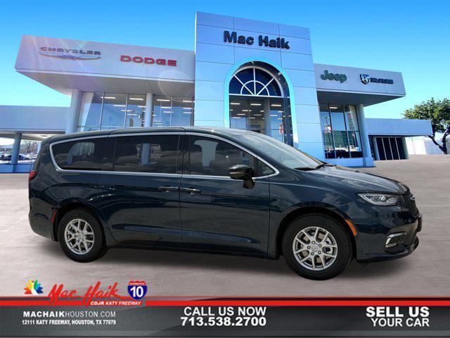 new 2025 Chrysler Pacifica car, priced at $37,294