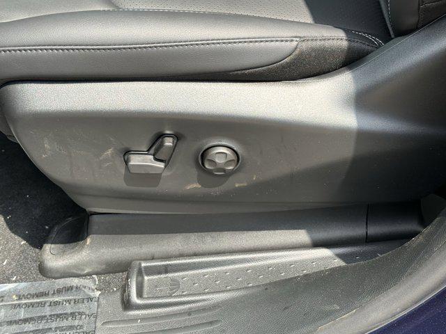 new 2025 Chrysler Pacifica car, priced at $37,294