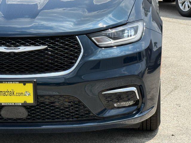 new 2025 Chrysler Pacifica car, priced at $37,294