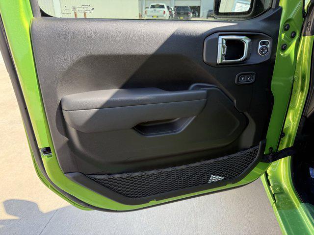 new 2025 Jeep Gladiator car, priced at $38,408