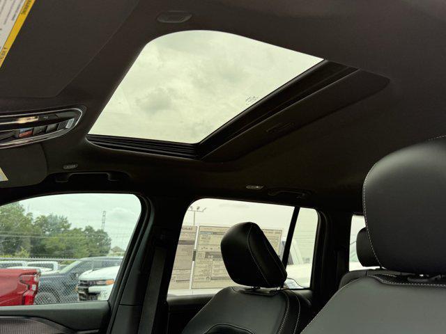 new 2025 Jeep Grand Cherokee car, priced at $35,535