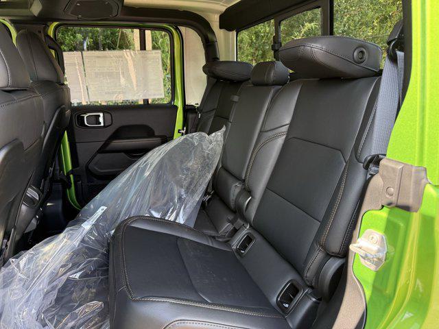 new 2025 Jeep Gladiator car, priced at $41,721