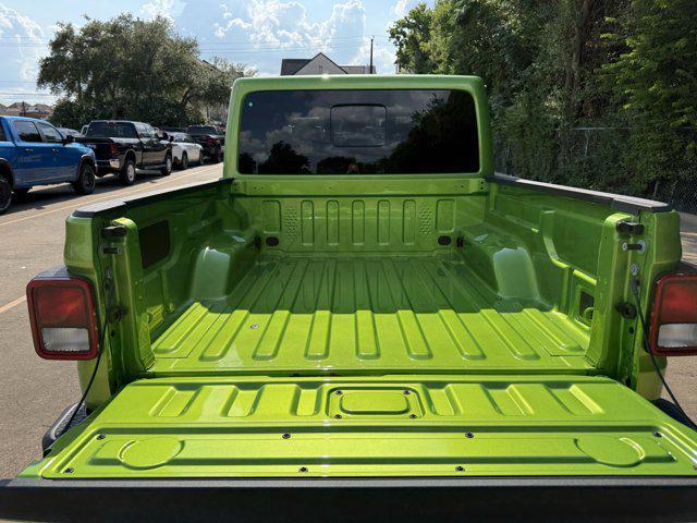 new 2025 Jeep Gladiator car, priced at $41,721