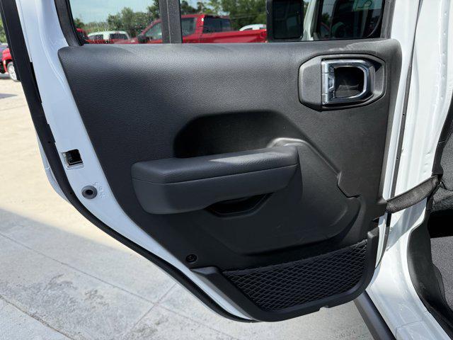 new 2025 Jeep Wrangler car, priced at $44,174