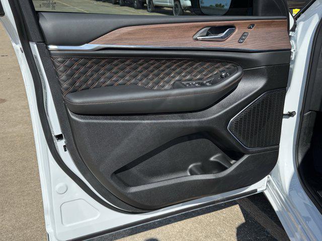 new 2025 Jeep Grand Cherokee L car, priced at $60,353