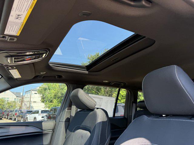 new 2025 Jeep Grand Cherokee car, priced at $34,299