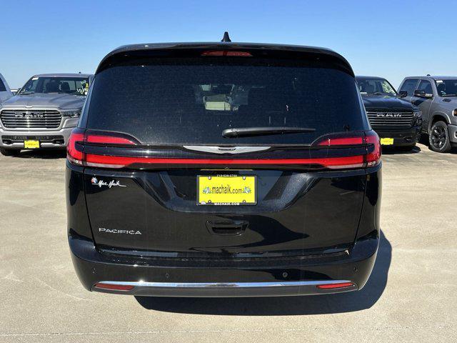 new 2025 Chrysler Pacifica car, priced at $35,257