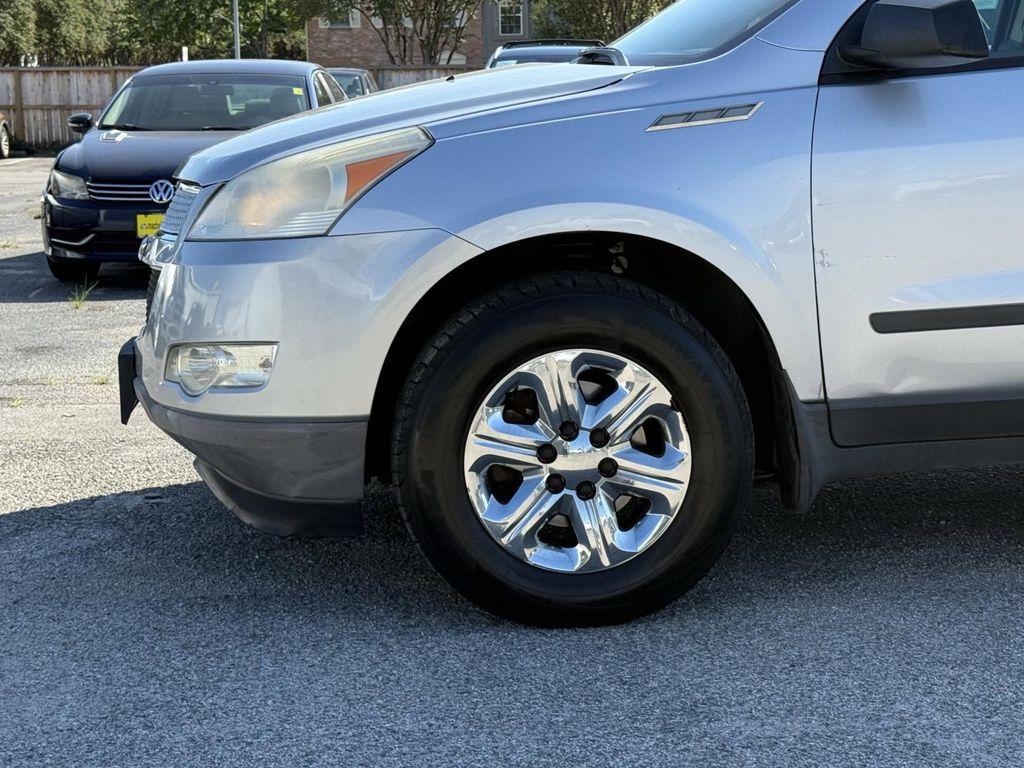 used 2012 Chevrolet Traverse car, priced at $5,500