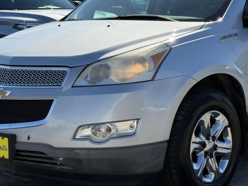 used 2012 Chevrolet Traverse car, priced at $5,500