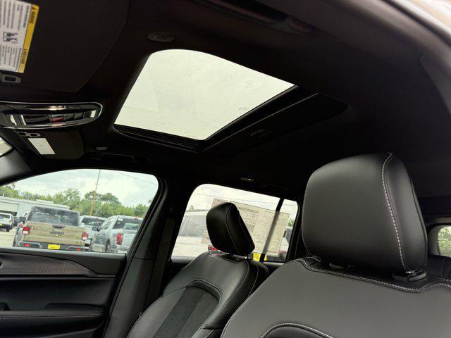 new 2025 Jeep Grand Cherokee car, priced at $35,863