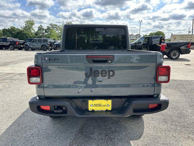 new 2024 Jeep Gladiator car, priced at $37,456